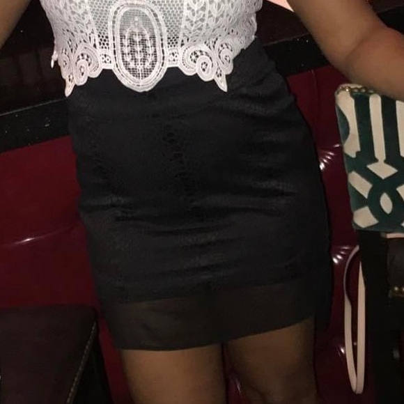 Black High Low Skirt - Picture 3 of 3